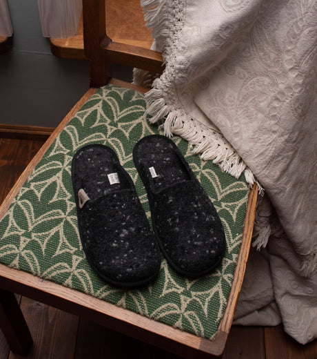 Natural felt slippers Pelsi - Dark grey