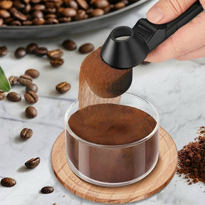 Måttskopa / kaffemått – spillfri dosering – 30 ml, integrerad tratt, avjämnare - sparklar.se