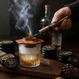 Cocktailsmoker i användning vid drinkservering - sparklar.se