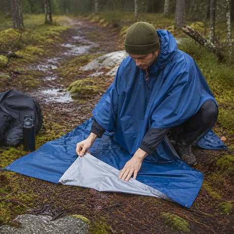 Regnponcho 3-i-1 – poncho, tarp och markduk - sparklar.se