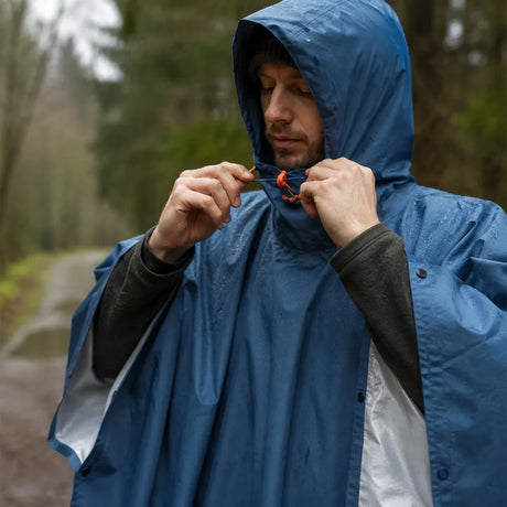 Regnponcho 3-i-1 – poncho, tarp och markduk - sparklar.se