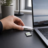 Svart USB-C-kortläsare för SD och microSD – produktbild 3
