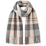 Ljusgrå rutig scarf med fransar